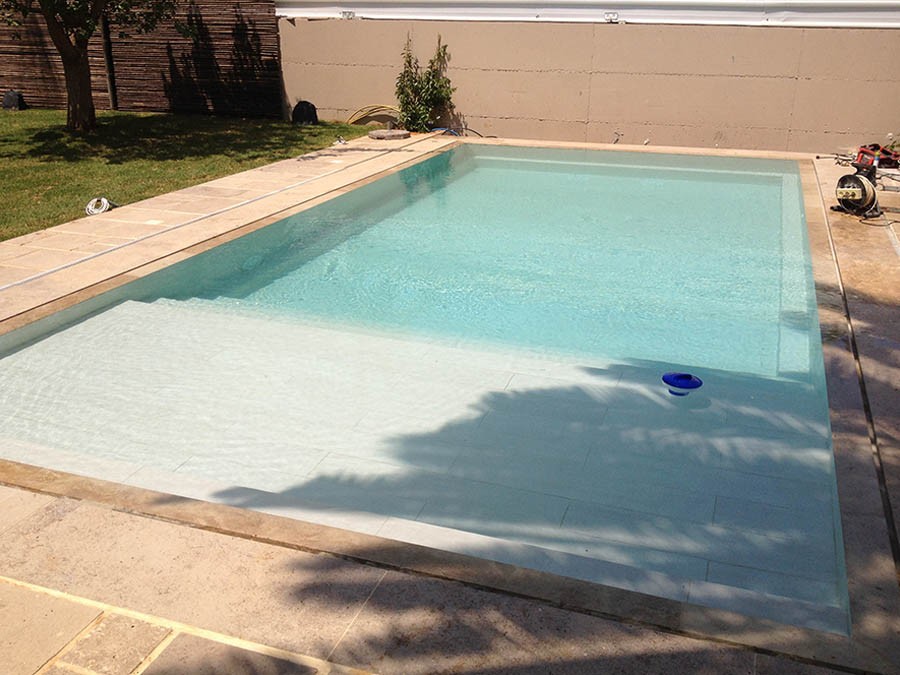 הקמת בריכת שחיה