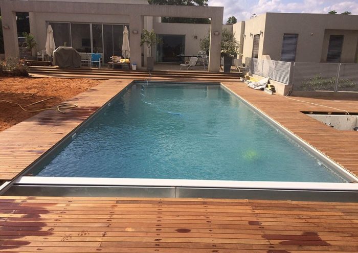 בריכת שחיה ביתית