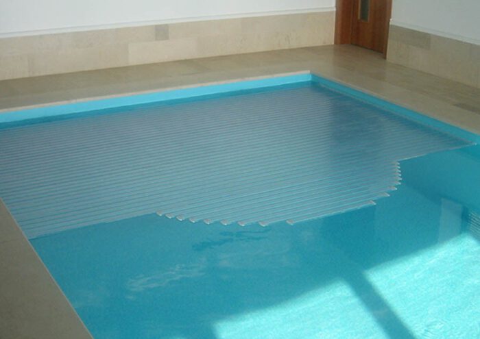 כיסוי תריס לבריכת שחייה